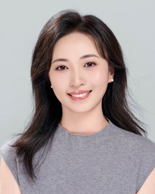Photo of Tingting Wang, Registered Psychotherapist (Qualifying), MSoSci