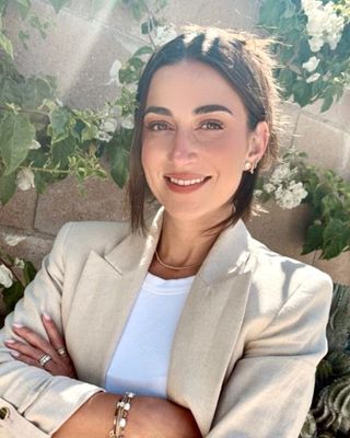 Photo of Julie Afighom, Marriage & Family Therapist, LMFT