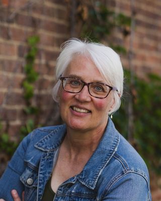 Photo of Jennifer Larson, Marriage & Family Therapist, MS, LMFT
