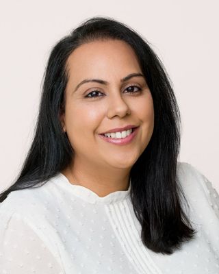 Photo of Rabia Khan, Psychotherapist, MSc, MBABCP