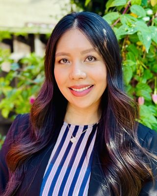 Photo of Rowena Fabro, Marriage & Family Therapist Associate, MA, AMFT