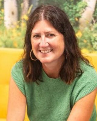 Photo of Lucy Shimmens, Psychotherapist, MSc, MUKCP