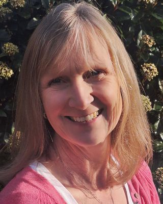 Photo of Fiona Gill, Psychologist, PsychD, HCPC - Clin. Psych.