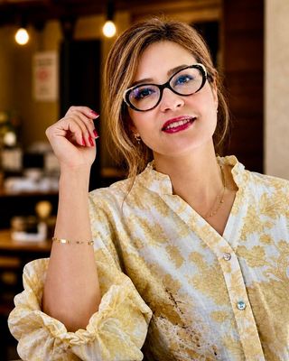 Photo of Roksana Sarrafan, Marriage & Family Therapist, MA, LMFT