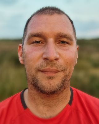Photo of Lee Raven, Counsellor, MBACP