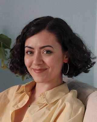 Photo of Andra Oprișanu, Psychotherapist, UKCP Trainee