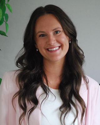 Photo of Holly Brochu, Counsellor, CCC, MC, BSc