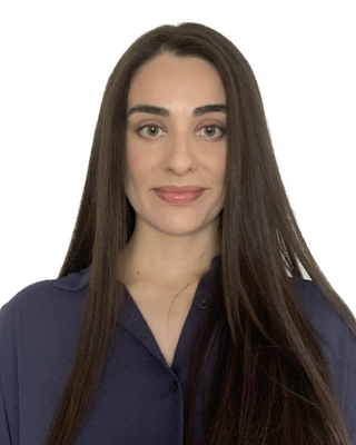 Photo of Maryam Qureshi, Registered Provisional Psychologist in Alberta