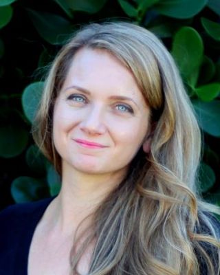 Photo of Samantha Maederer, LMHC, ATR