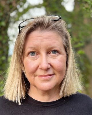 Photo of Linda Seaman, Psychotherapist, MBACP