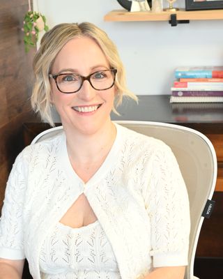 Photo of Wendy Louise Solbak, Counsellor, BA, BEd, MACP, CCC