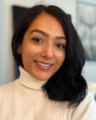 Photo of Mina Khan, Clinical Social Work/Therapist, LMSW