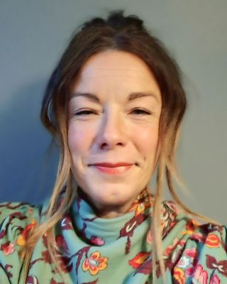 Photo of Viv Houghton, Counsellor, MBACP