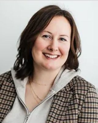 Photo of Jenny Yuzon, Registered Social Worker, MSW, RSW