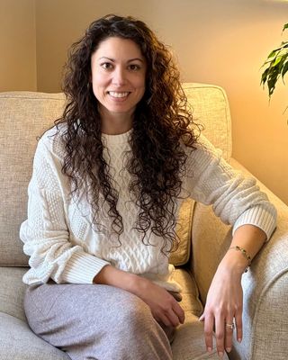 Photo of Jennifer Shadbolt, Registered Counselling Therapist Candidate, MSc, MEd, RCT-C