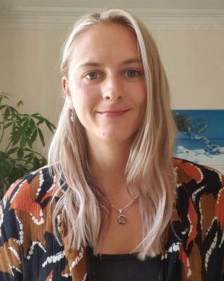 Photo of Georgina Simmons - Georgie Simmons, Psychotherapist, MNCPS Acc.