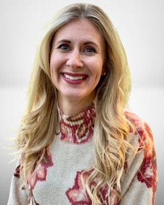 Photo of Colleen Siskar, Art Therapist, LCAT, ATR-BC