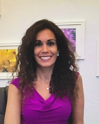 Photo of Dr. Lindsay Israel, Psychiatrist in Miami, FL