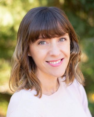 Photo of Emma Hartley, Registered Psychotherapist (Qualifying), BA