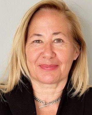 Photo of Justine Aspey, Psychotherapist, MA, MUKCP