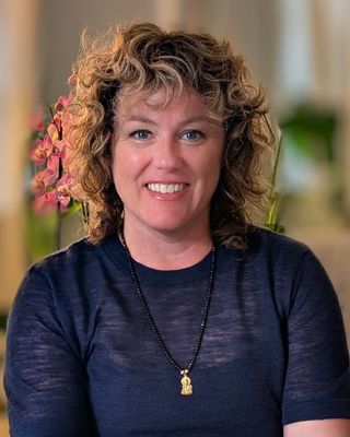 Photo of Shannon Hoppenstedt, Marriage & Family Therapist, LMFT, RN, MA