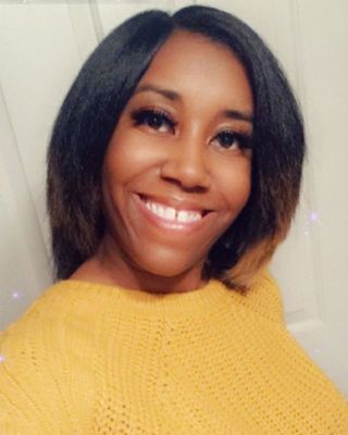 Photo of Ebony Shimin, Clinical Social Work/Therapist, LCSW