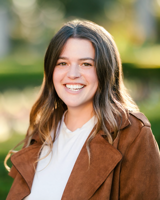 Photo of Georgia Sinclair, Associate Clinical Social Worker, ASW