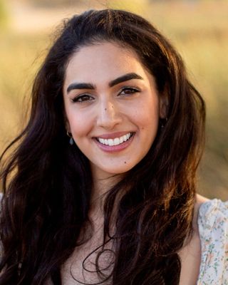 Photo of Faradebah Waziri, Clinical Social Work/Therapist in California