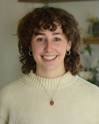 Photo of Mina Kambakhsh, Pre-Licensed Professional, LLMSW