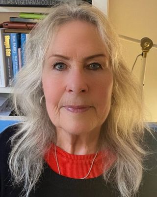 Photo of Nicola Mansfield, Psychotherapist, MA, HCPC-Art Therap.