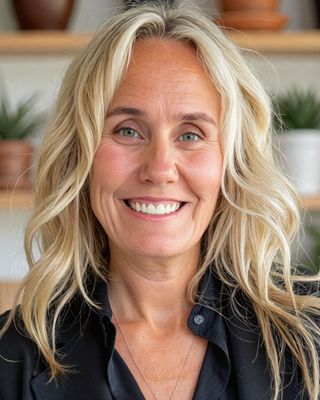 Photo of Claudia Kwakkel-Cull, Counsellor, RCC, MACP, BEd