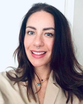 Photo of Shannon Reddin, Psychotherapist, COSRT Reg.