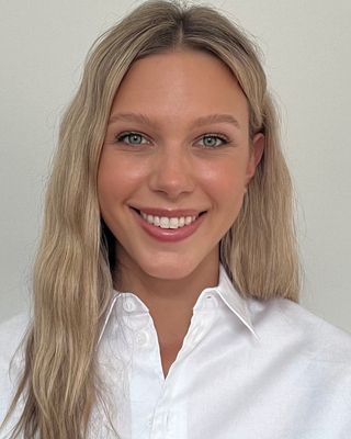 Photo of Dr. Jenn Leckey, Psychologist, CandReg