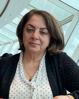 Photo of Mahnaz Aminzadeh, Registered Social Worker, MSW, RSW
