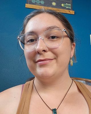 Photo of Lindsey Teuteberg, LPC Intern, LPC-IT, MMT, MT-BC