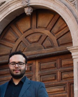 Foto de Alejandro Arvide Aviña, Maestría