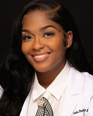 Photo of Jada Davis, Psychiatric Nurse Practitioner, MSN, PMHNP