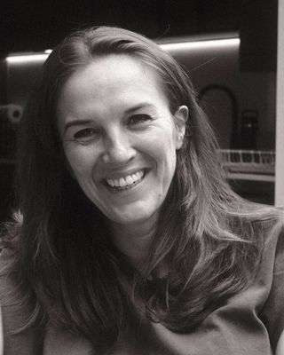 Photo of Julia Thannheiser, Psychotherapist, UKCP Trainee