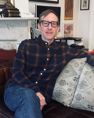 Photo of Dr. Sarton Weinraub, Psychologist, PhD