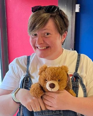 Photo of Ruth Moxen, Psychotherapist, MSc, HCPC-Art Therap.