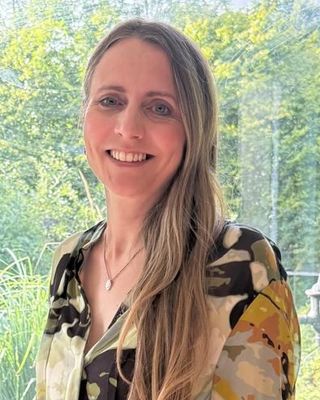 Photo of Hayley Radford, Psychotherapist, MBABCP