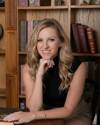 Photo of Melissa Melnychuk, Registered Psychotherapist (Qualifying), MACP, RP(Q), BBA, BA, MSc (P)