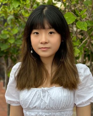 Photo of Yihang Zou, Pre-Licensed Professional