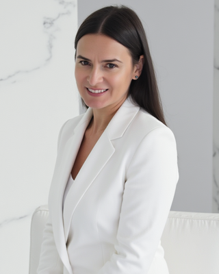 Photo of Lorena Krasnai - Lorena Krasnai - Executive Therapy, Registered Psychotherapist (Qualifying), MACP, MAL, PCC