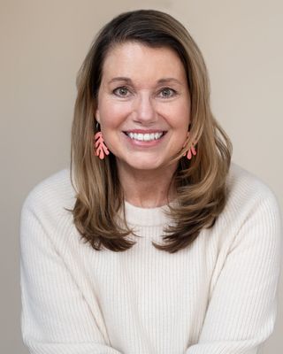 Photo of Alexis Rog, CHT, MA, CPLC