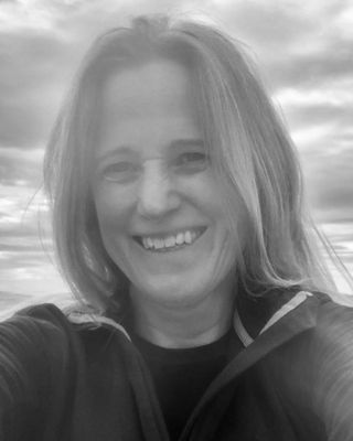 Photo of Eva Spain, Psychotherapist, UKCP Trainee