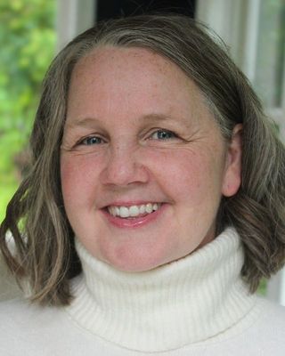 Photo of Rosie Omichinski, Counsellor, CCC, MAC