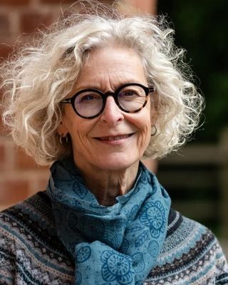 Photo of Caroline Midmore, Counsellor, MSc, PNCPS Acc.
