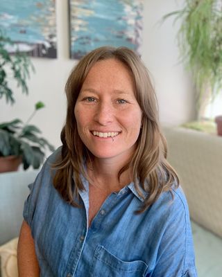 Photo of Beth Thiessen, Registered Psychotherapist (Qualifying), RP(Q)
