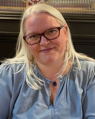 Photo of Joanna E Miller, Registered Psychotherapist (Qualifying), BA, MDiv, MA